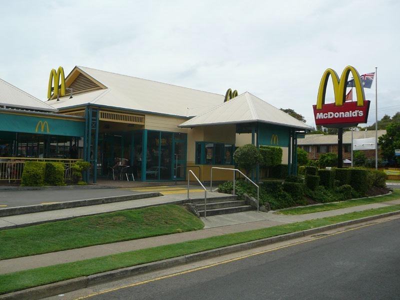 3 Tarcoola Ave, Mooloolaba QLD 4557