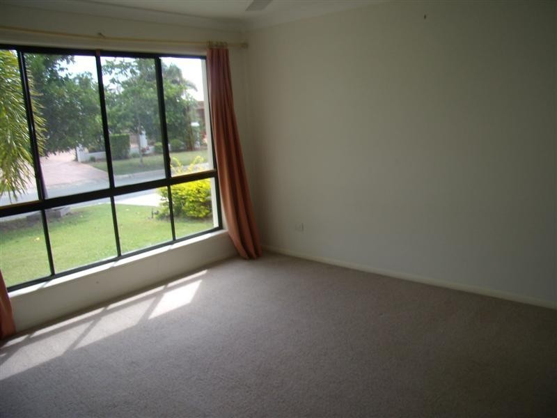6 Glenwood Place, Twin Waters QLD 4564