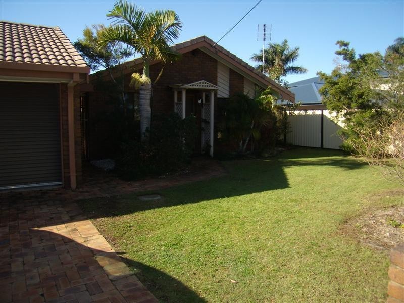 18 Summer Drive, Maroochydore QLD 4558
