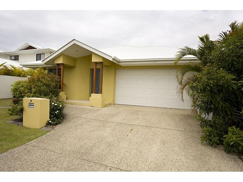 2 Rinca Place, Kawana Island QLD 4575