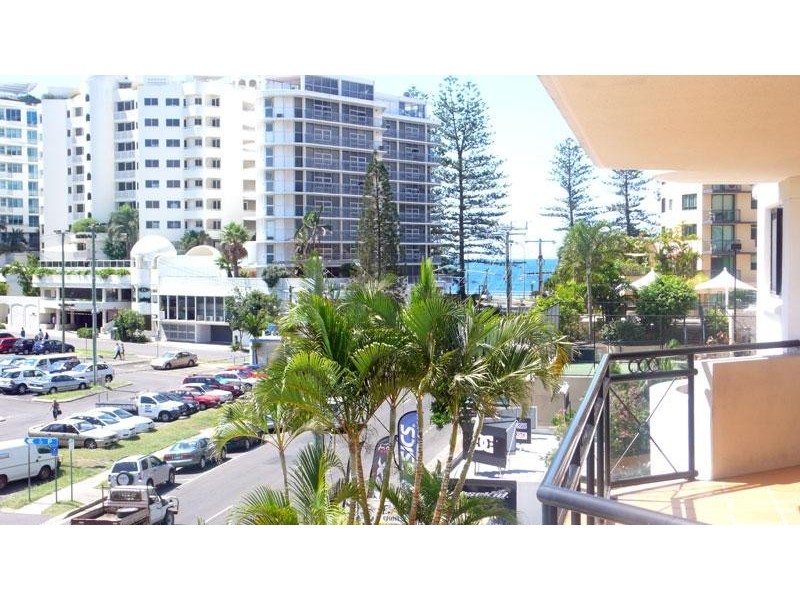 17 Brisbane Road, Mooloolaba QLD 4557