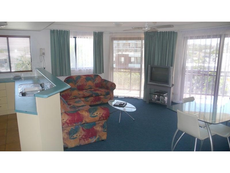 17 Brisbane Road, Mooloolaba QLD 4557