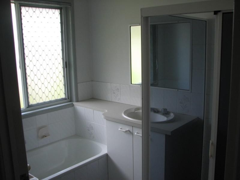 249 Nicklin Way, Warana QLD 4575