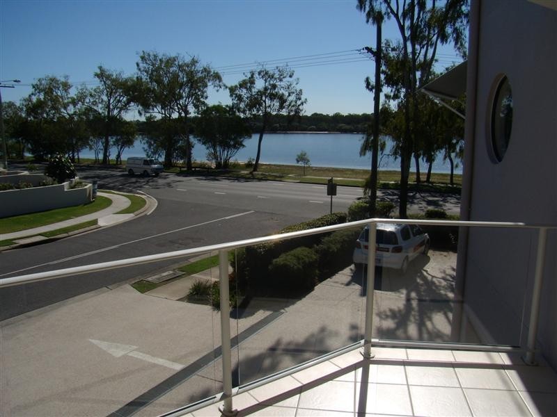4/115 Bradman Avenue, Maroochydore QLD 4558