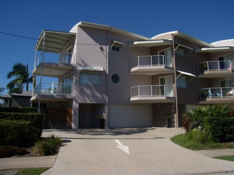 4/115 Bradman Avenue, Maroochydore QLD 4558