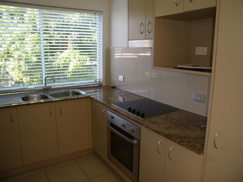 4/115 Bradman Avenue, Maroochydore QLD 4558