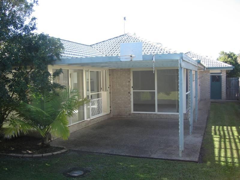 8 Corkwood Court, Mountain Creek QLD 4557