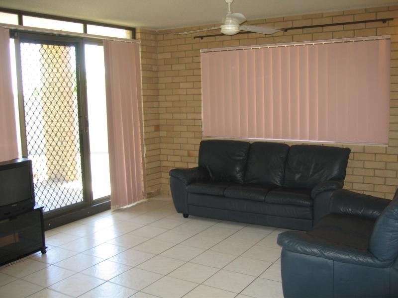 1/353 Bradman Avenue, Maroochydore QLD 4558