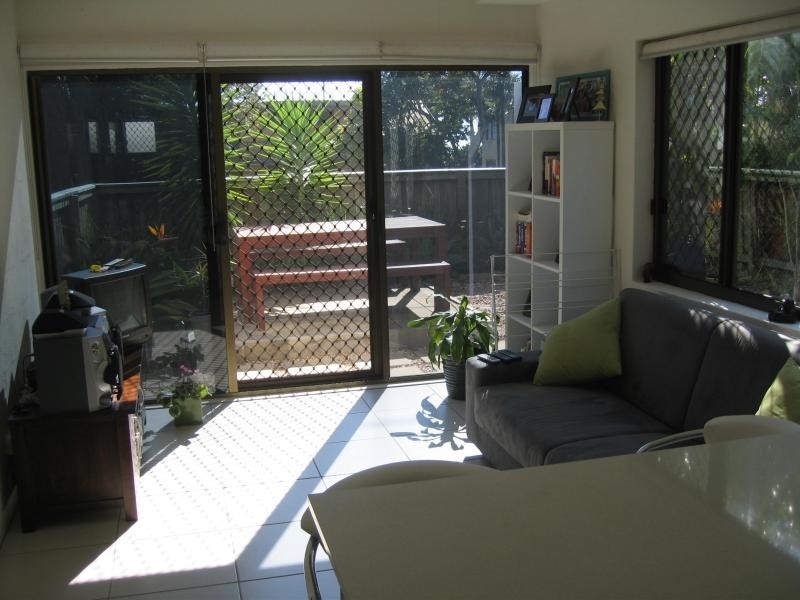 1/37 Buderim Avenue, Alexandra Headland QLD 4572