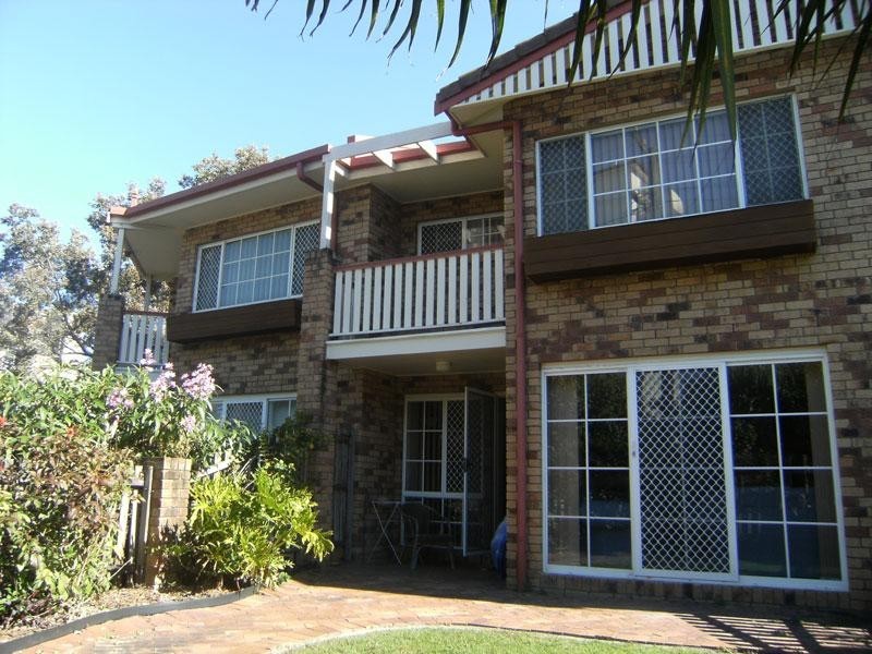 2/18 Wirraway Street, Alexandra Headland QLD 4572