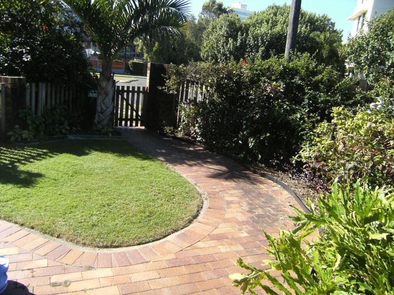 2/18 Wirraway Street, Alexandra Headland QLD 4572
