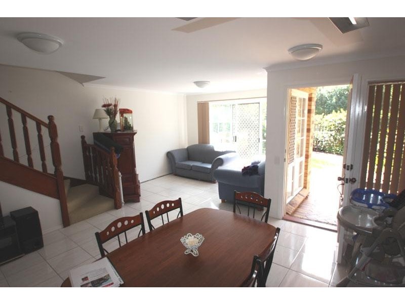 2/18 Wirraway Street, Alexandra Headland QLD 4572
