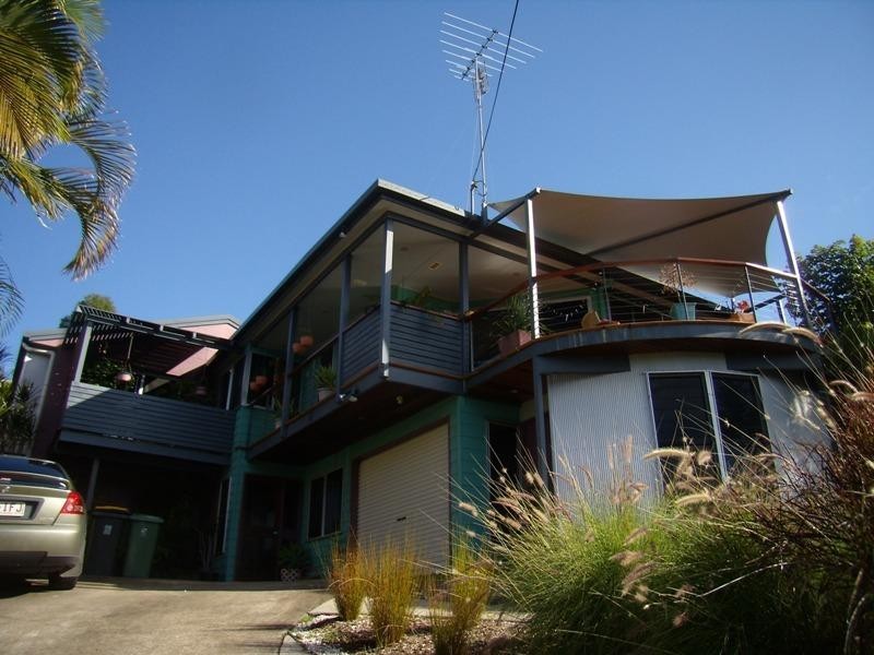 5 Yakola Pde, Alexandra Headland QLD 4572