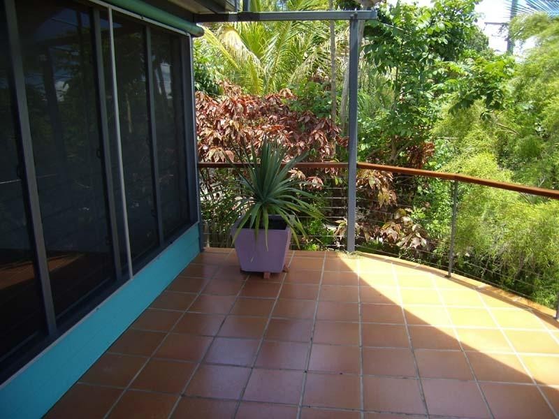 5 Yakola Pde, Alexandra Headland QLD 4572