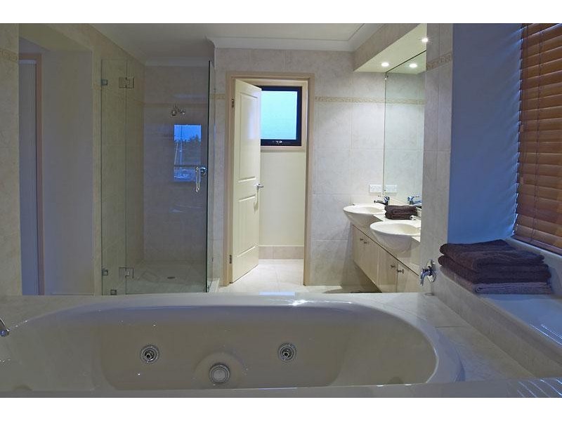 10 Mooloolah Island, Minyama QLD 4575