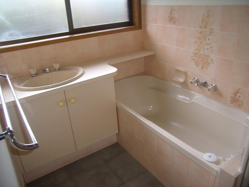 4 Lentara Street, Mooloolaba QLD 4557