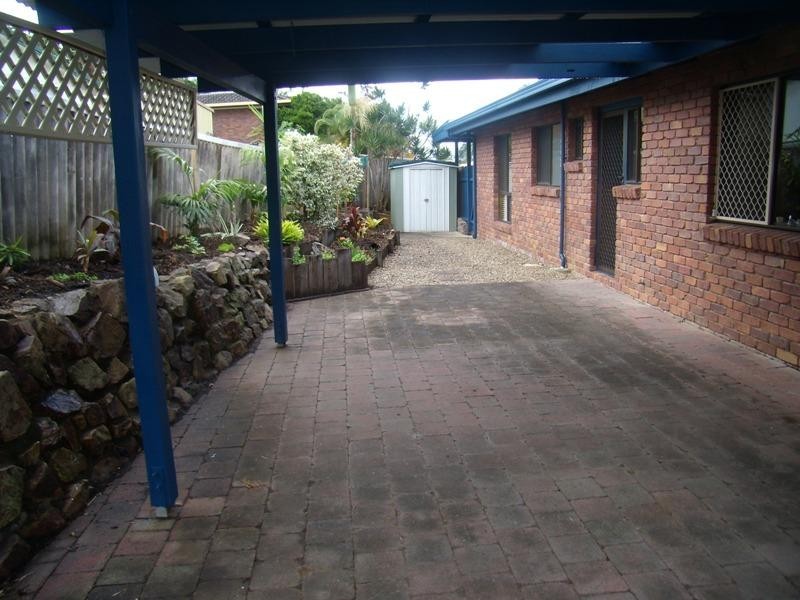 4 Lentara Street, Mooloolaba QLD 4557