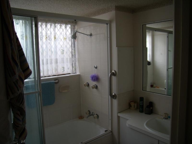 2/167 Bradman Avenue, Maroochydore QLD 4558