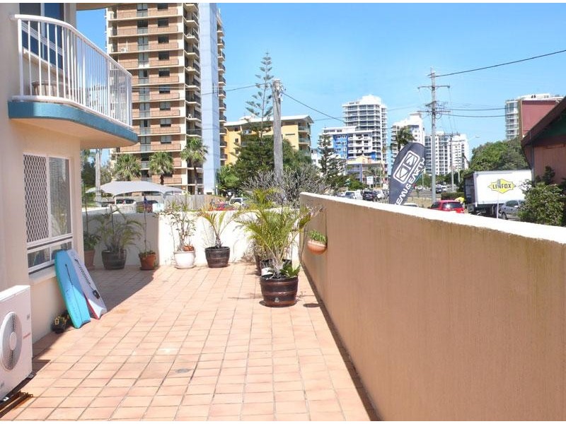 2/12 Memorial Avenue, Cotton Tree QLD 4558