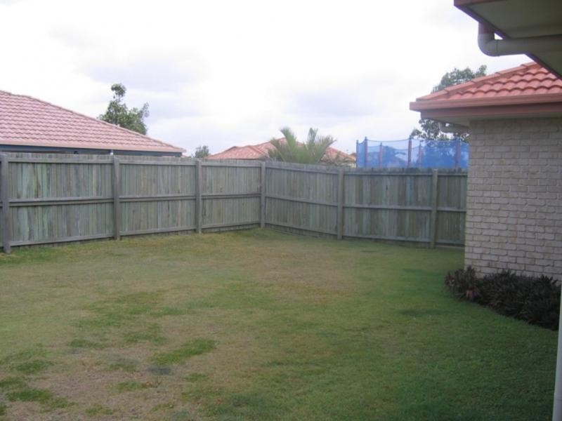 4 Honeymyrtle Court, Mountain Creek QLD 4557