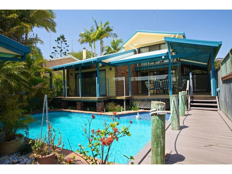 21 Victor Street, Alexandra Headland QLD 4572