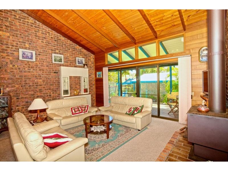 21 Victor Street, Alexandra Headland QLD 4572