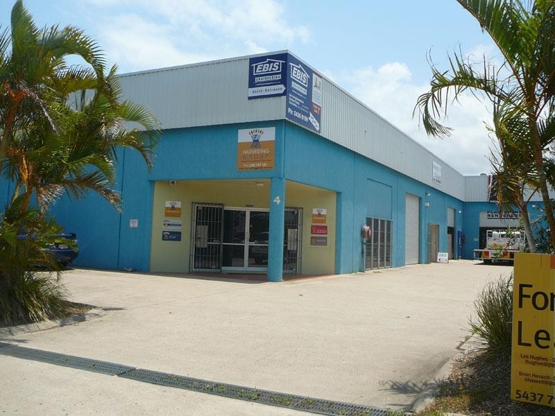 1/4 Textile Avenue, Warana QLD 4575