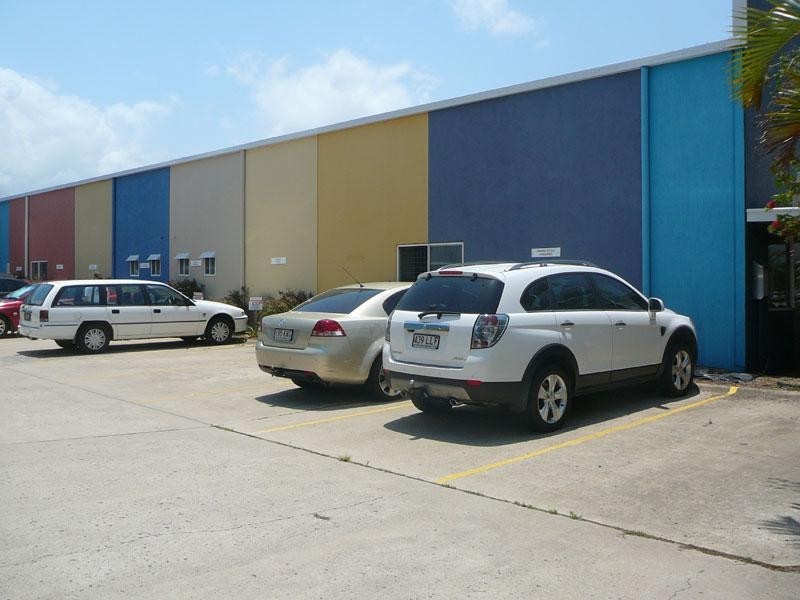 1/4 Textile Avenue, Warana QLD 4575