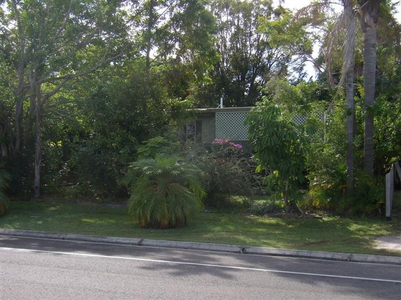 35 Palm Drive, Mooloolaba QLD 4557