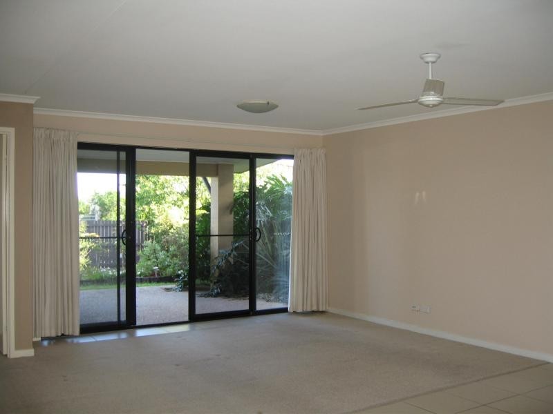 3/2 Lakehead Drive, Sippy Downs QLD 4556
