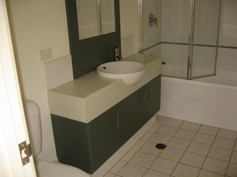 3/2 Lakehead Drive, Sippy Downs QLD 4556