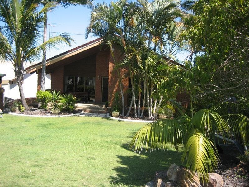 25 Tantula Road East, Alexandra Headland QLD 4572