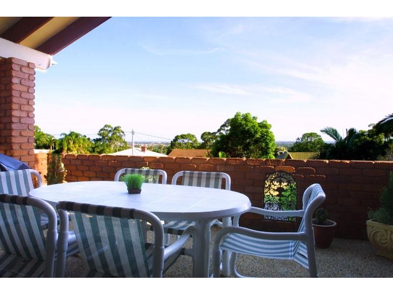 25 Tantula Road East, Alexandra Headland QLD 4572