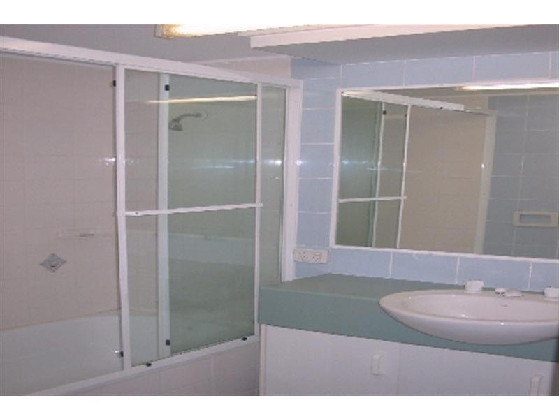 2/90 River Esplanade, Mooloolaba QLD 4557