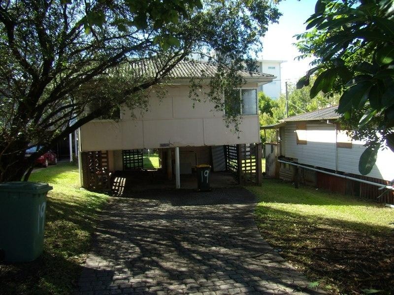 19 Douglas Street, Mooloolaba QLD 4557