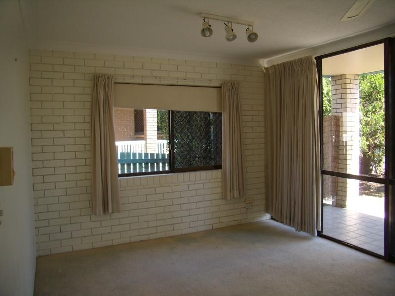 2/17 Parker Street, Alexandra Headland QLD 4572