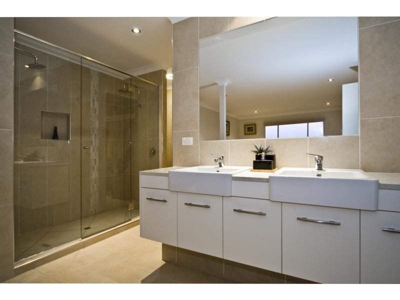 27 Dixon Road, Buderim QLD 4556