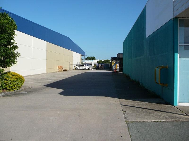 236 Nicklin Way, Warana QLD 4575