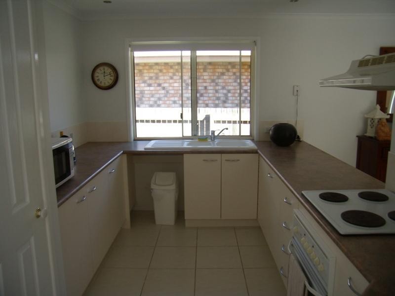 2/5 Camphor Court, Mooloolaba QLD 4557