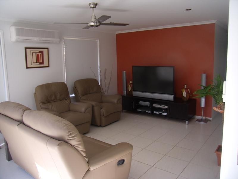 2/5 Camphor Court, Mooloolaba QLD 4557