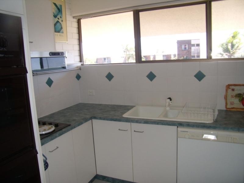 2/260 Alexandra Parade, Alexandra Headland QLD 4572