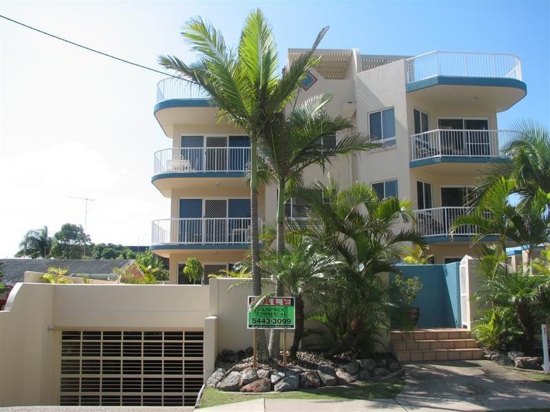2/12 Memorial Avenue, Maroochydore QLD 4558