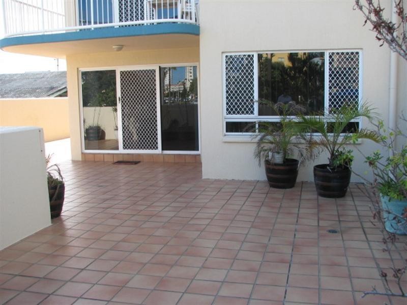 2/12 Memorial Avenue, Maroochydore QLD 4558