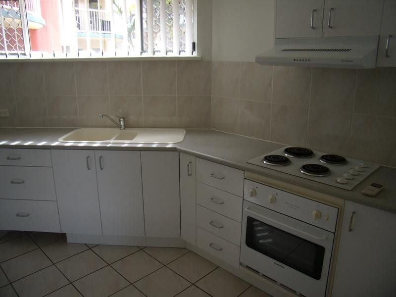 2/12 Memorial Avenue, Maroochydore QLD 4558