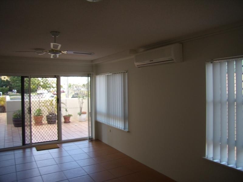 2/12 Memorial Avenue, Maroochydore QLD 4558