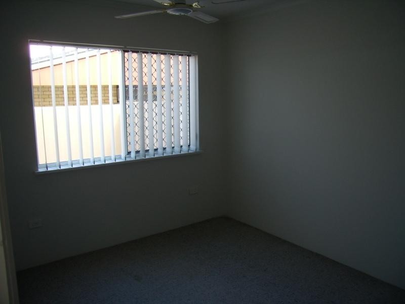 2/12 Memorial Avenue, Maroochydore QLD 4558