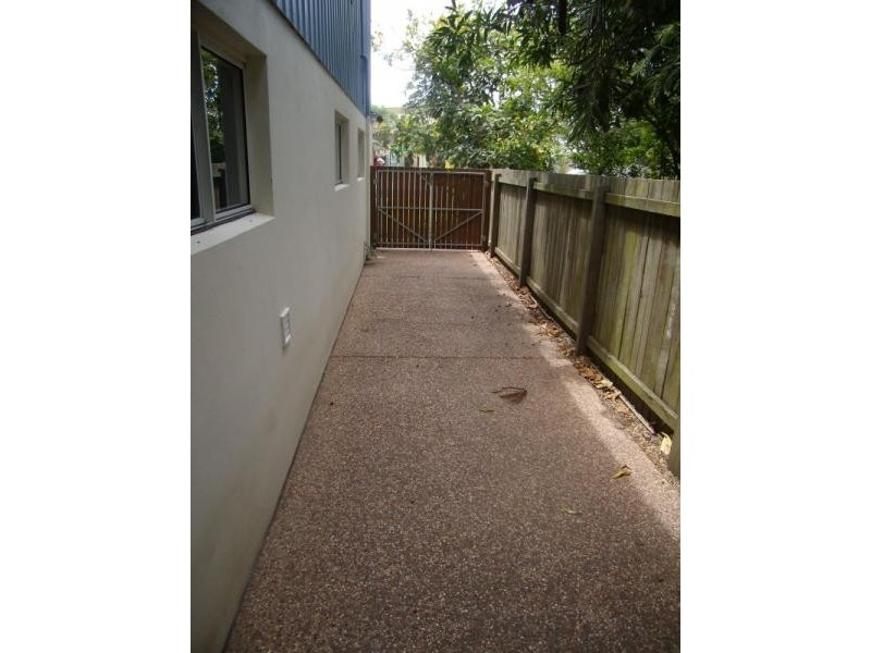 37 Broadwater Avenue, Maroochydore QLD 4558