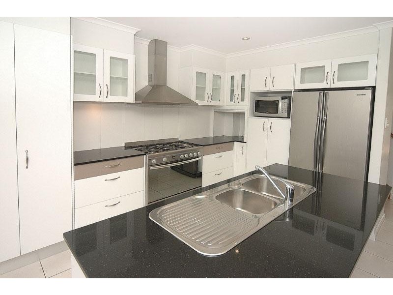 41 Tarawa Street, Kawana Island QLD 4575