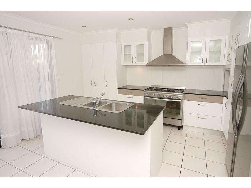 41 Tarawa Street, Kawana Island QLD 4575
