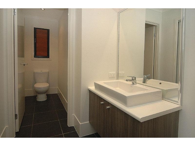 41 Tarawa Street, Kawana Island QLD 4575